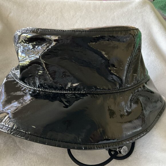 Moncler Bucket Hat NWT Size Medium Black Coated Fabric Shiny Berretto main image 13